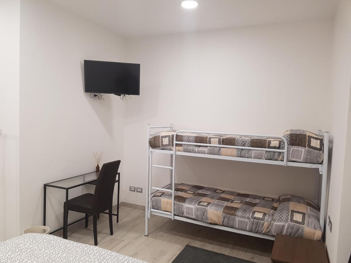 Guest House Via Milano 카탄차로 외부 사진