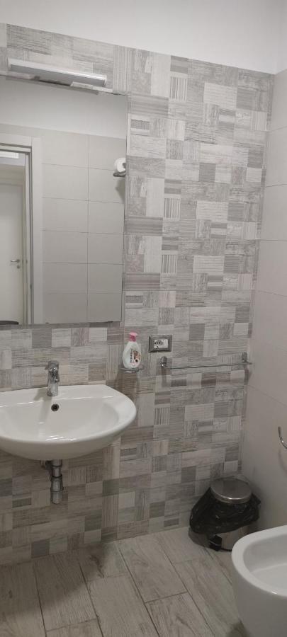 Guest House Via Milano 카탄차로 외부 사진