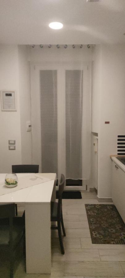 Guest House Via Milano 카탄차로 외부 사진